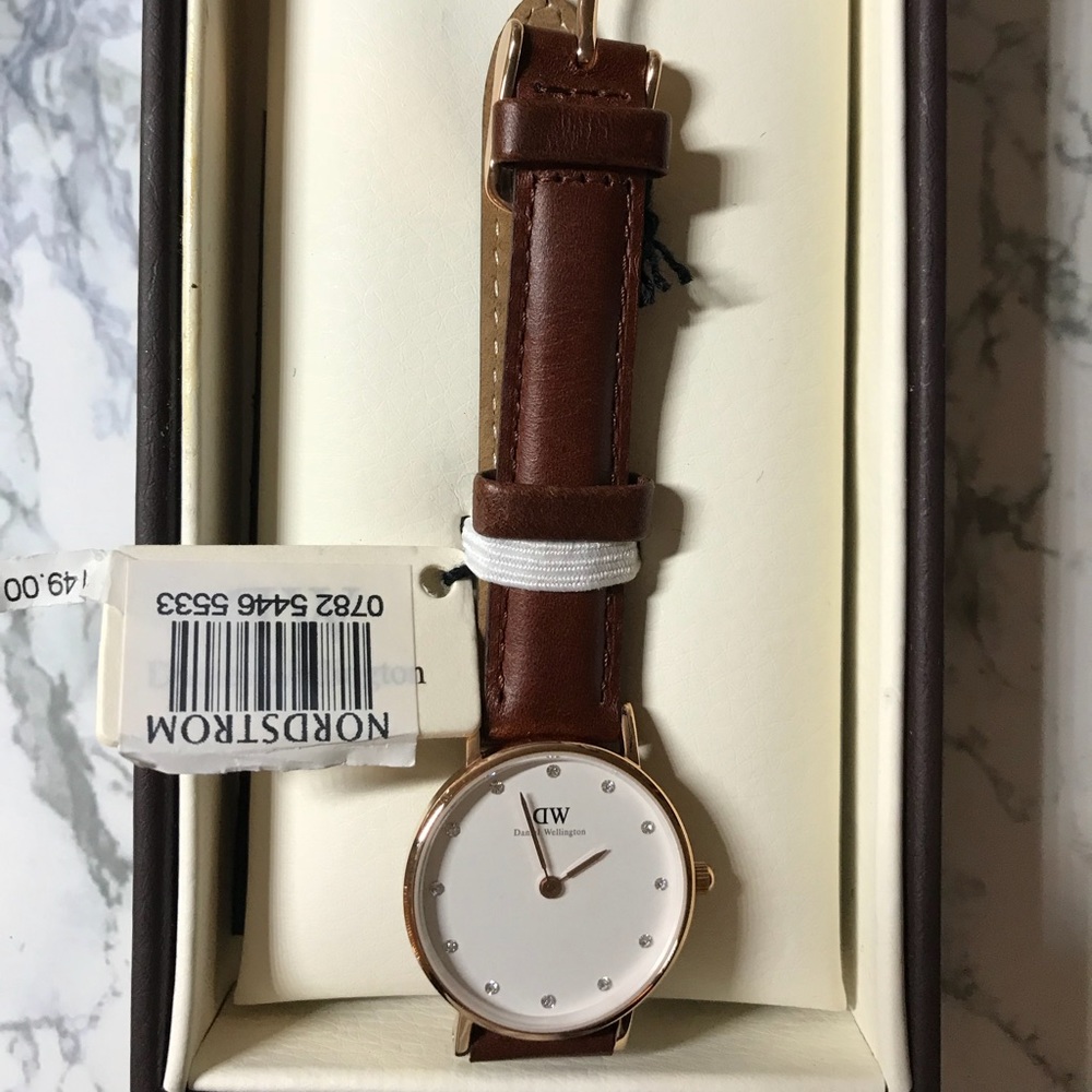 NWT Daniel Wellington leather Watch